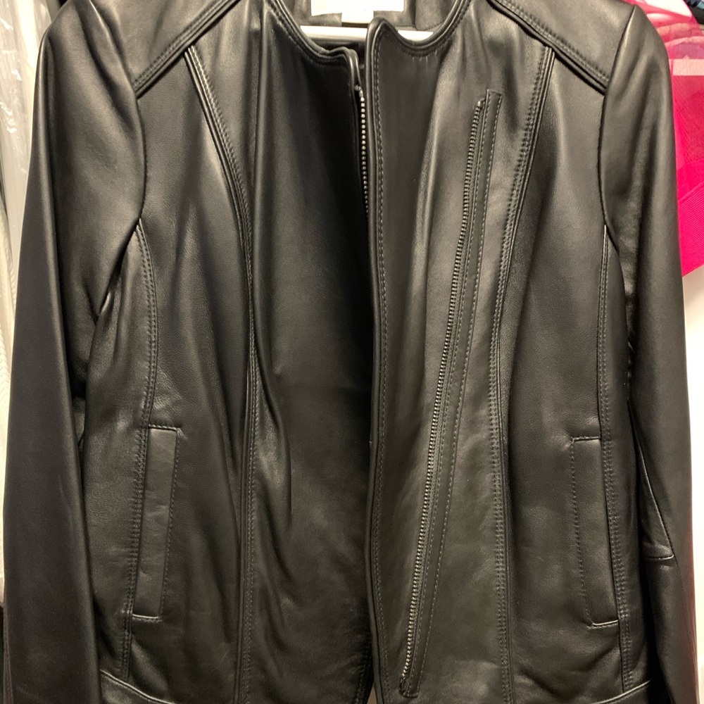 Brand new Michale Kors jacket !!! Negotiable 😏